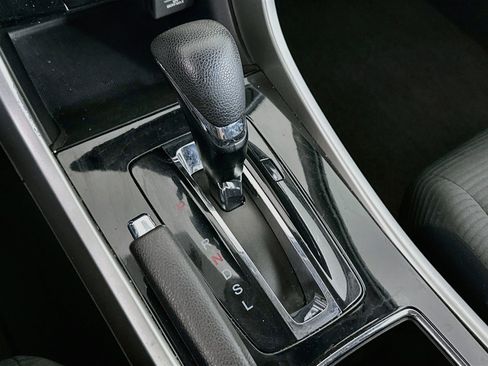 Used 2017 Honda Accord LX image 24