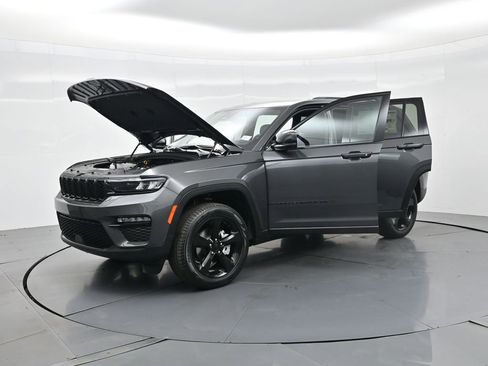 New 2025 Jeep Grand Cherokee Limited image 34