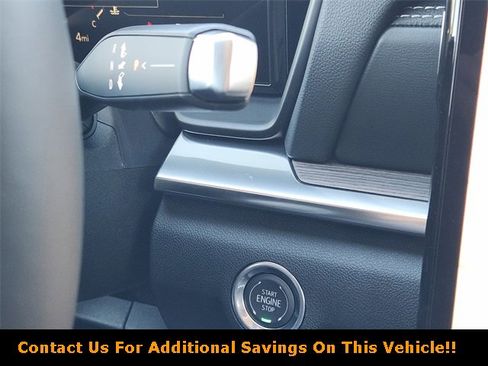 New 2026 GMC Terrain Denali w/ LPO, Black Badging Package image 16