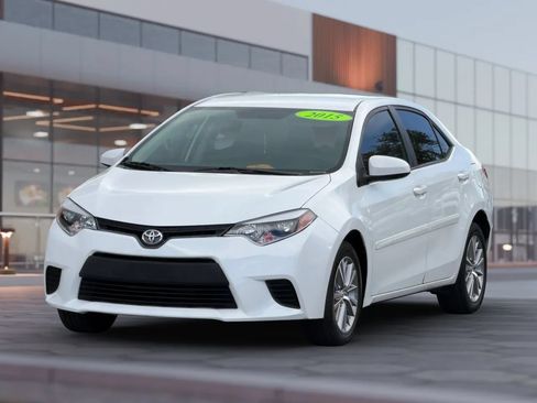 Used 2015 Toyota Corolla LE FWD image 3