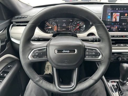 Used 2025 Jeep Compass Limited AWD/4WD image 24