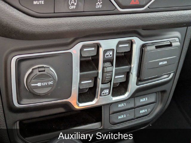 Used 2025 Jeep Wrangler Unlimited Sport AWD/4WD image 23