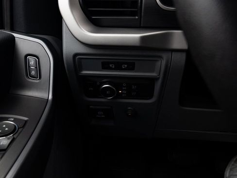 Used 2022 Ford F150 XLT image 13