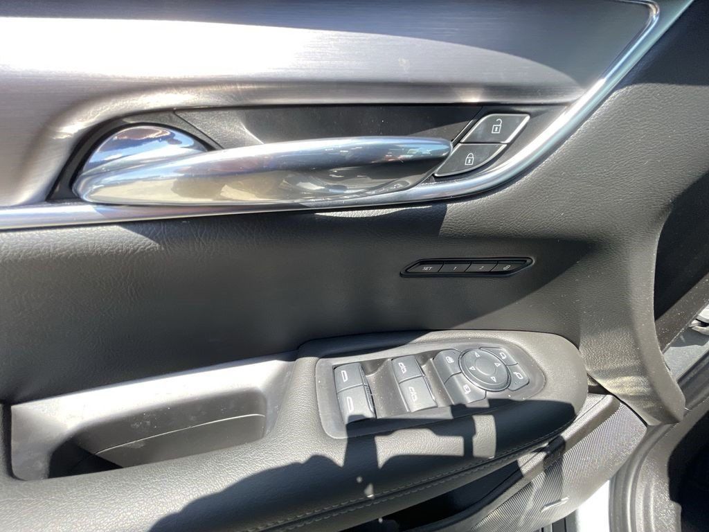 Certified 2024 Cadillac XT6 Luxury FWD image 22