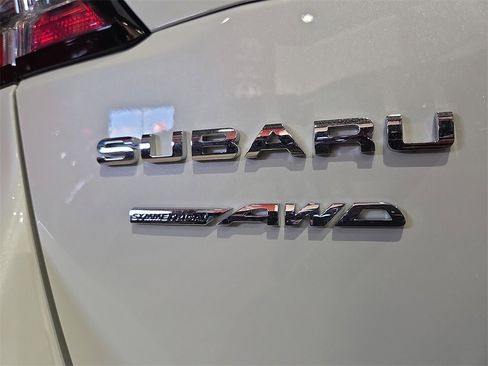 Used 2025 Subaru Outback Limited image 25