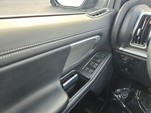 Certified 2025 Ford Expedition Max Platinum image 32