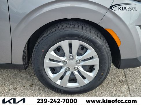 Certified 2024 Kia Soul LX FWD image 7