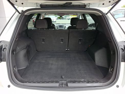 Used 2021 Chevrolet Equinox LS w/ LS Convenience Package FWD image 29