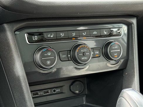 Used 2020 Volkswagen Tiguan SEL AWD/4WD image 19