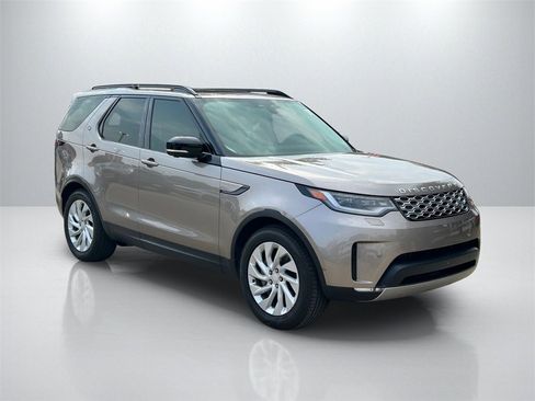 Used 2025 Land Rover Discovery S image 3
