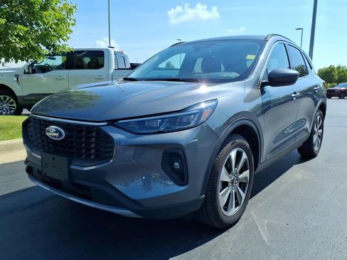 Used 2025 Ford Escape Platinum AWD/4WD image 1