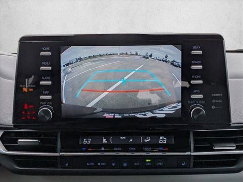 Used 2024 Toyota Sienna XLE image 13