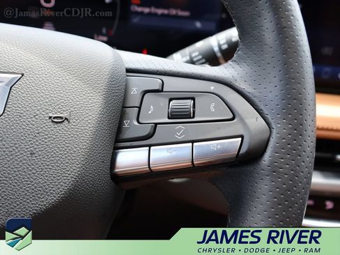 Used 2024 Cadillac XT4 Sport FWD image 28