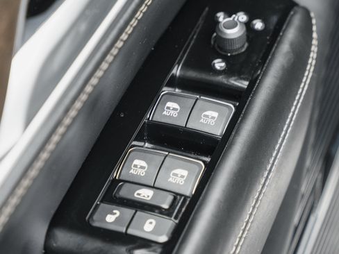 Used 2024 Jeep Grand Wagoneer L 4WD image 23