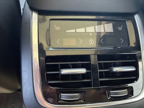 Used 2024 Volvo XC90 B6 Plus AWD/4WD image 21