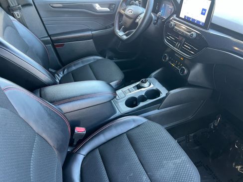 Used 2025 Ford Escape ST-Line Select AWD/4WD image 16