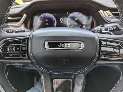 Used 2022 Jeep Grand Cherokee Overland image 16