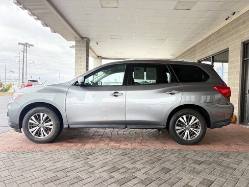 Used 2020 Nissan Pathfinder SV image 6