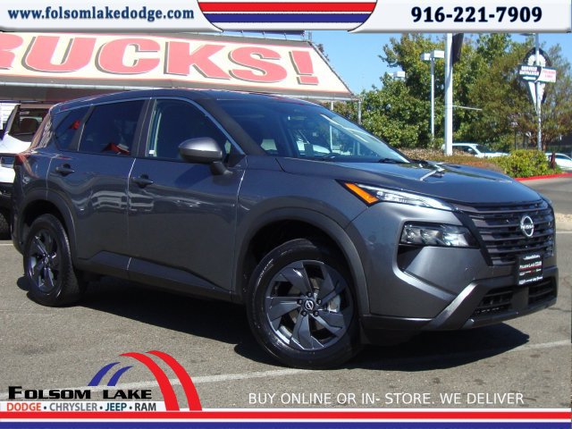Used 2026 Nissan Rogue SV FWD image 1