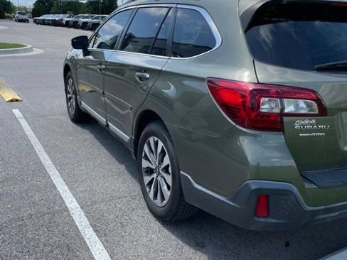 Used 2018 Subaru Outback 2.5i Touring w/ Popular Package #3 AWD/4WD image 2