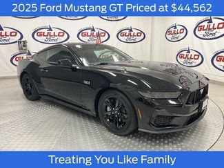 Used 2025 Ford Mustang GT RWD video 1