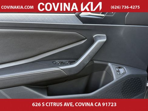 Used 2024 Volkswagen Jetta SE w/ Panoramic Sunroof Package image 12