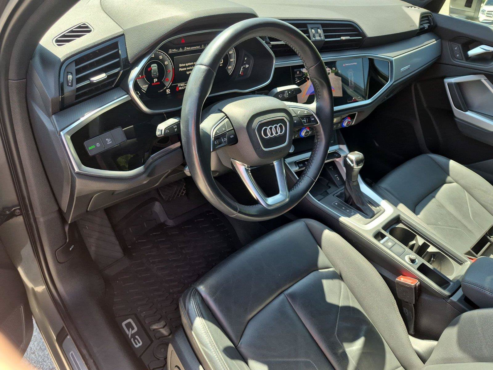 Used 2020 Audi Q3 2.0T Premium Plus w/ Premium Plus Package AWD/4WD image 19