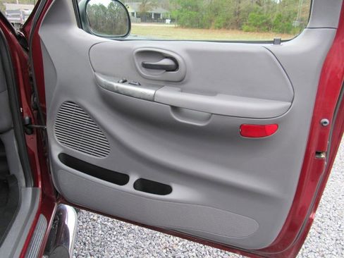 Used 2003 Ford F150 XLT image 34