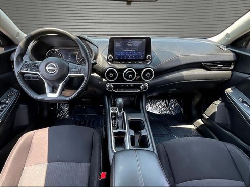 Used 2025 Nissan Sentra SV FWD image 9