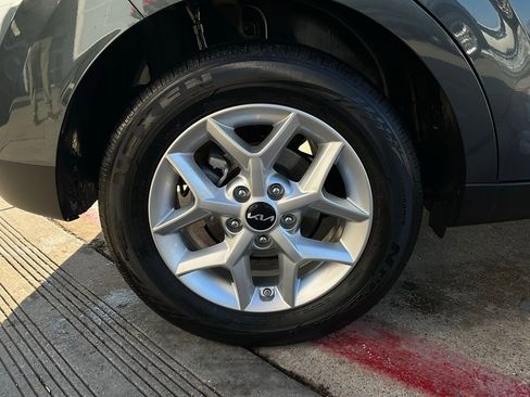 Used 2025 Kia Soul LX w/ LX Technology Package image 9