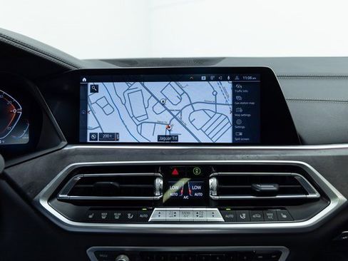 Used 2023 BMW X5 xDrive40i w/ M Sport Package image 17