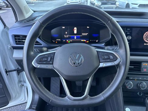 Used 2022 Volkswagen Taos SE w/ Panoramic Sunroof Package image 29