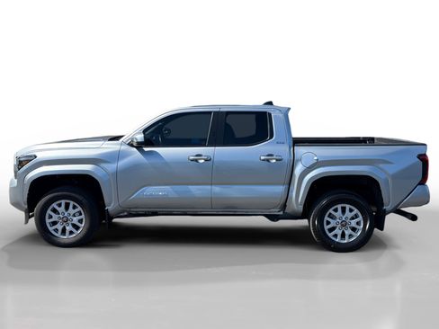 Used 2024 Toyota Tacoma SR5 RWD image 2