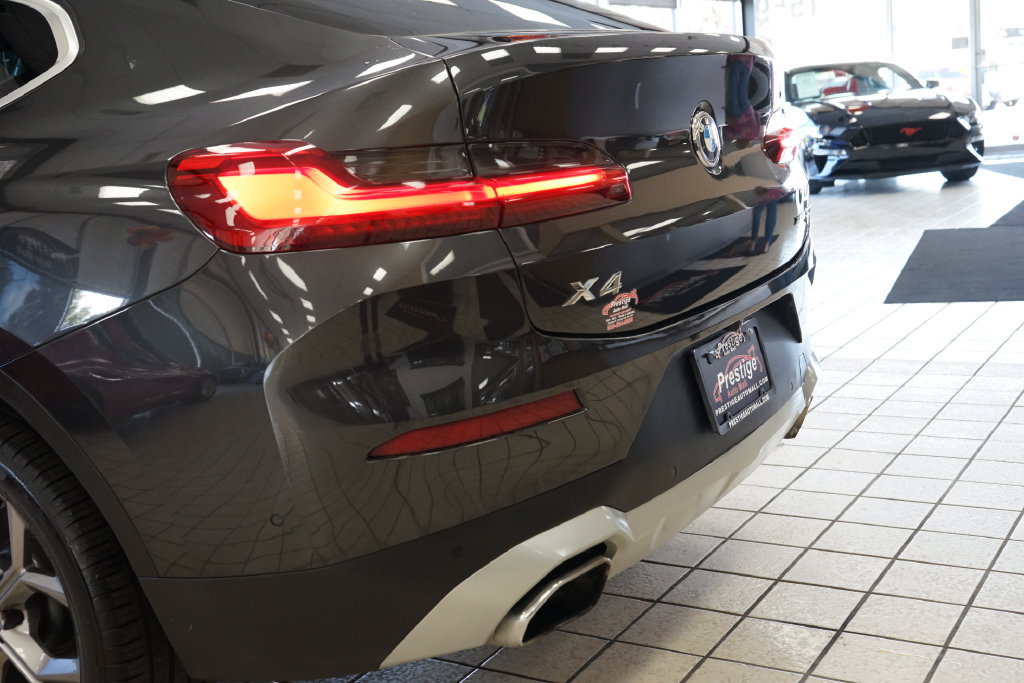 Used 2022 BMW X4 xDrive30i w/ Parking Assistance Package AWD/4WD image 15