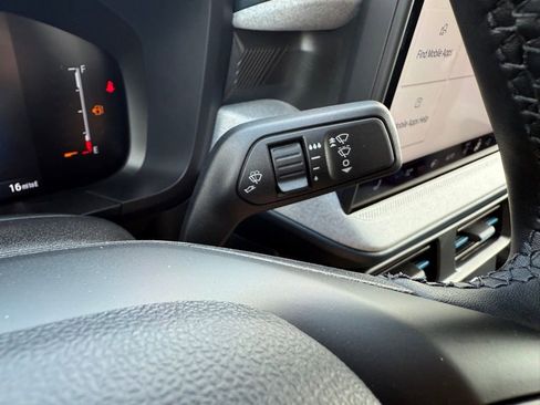 New 2025 Ford Maverick XLT w/ XLT Luxury Package image 30