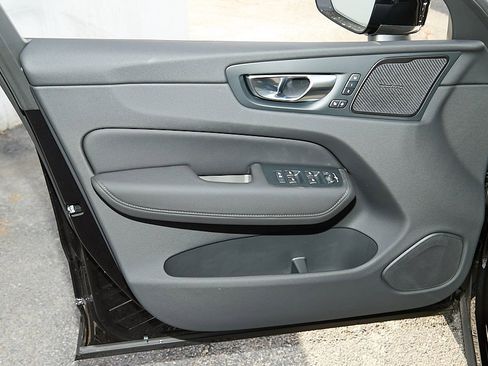 New 2026 Volvo XC60 B5 Ultra w/ Protection Package Premier image 9