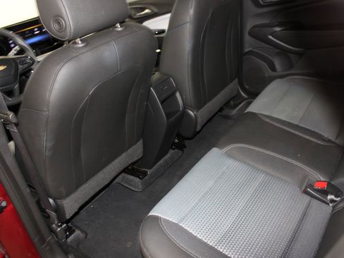 Used 2025 Chevrolet Trax LT image 16