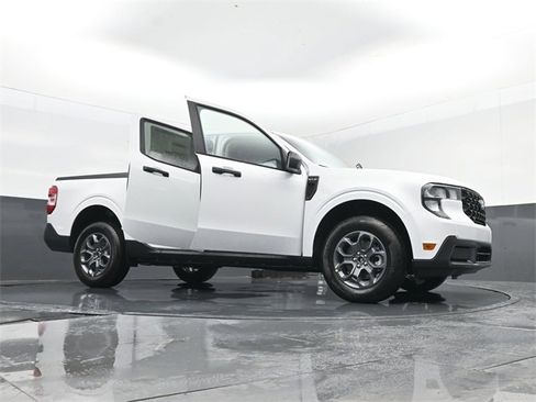 New 2025 Ford Maverick XLT w/ Equipment Group 302A image 30