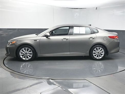Used 2018 Kia Optima EX w/ Technology Package image 5