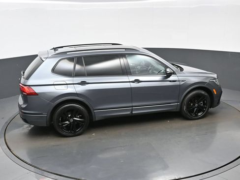 Used 2023 Volkswagen Tiguan SE R-Line AWD/4WD image 41