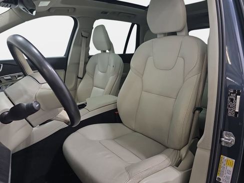 Used 2020 Volvo XC90 T5 Momentum w/ Protection Package Premier image 14