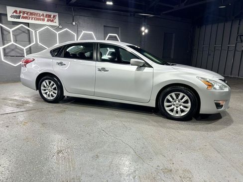 Used 2013 Nissan Altima 2.5 S FWD image 6