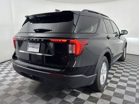 Used 2025 Ford Explorer Active image 6