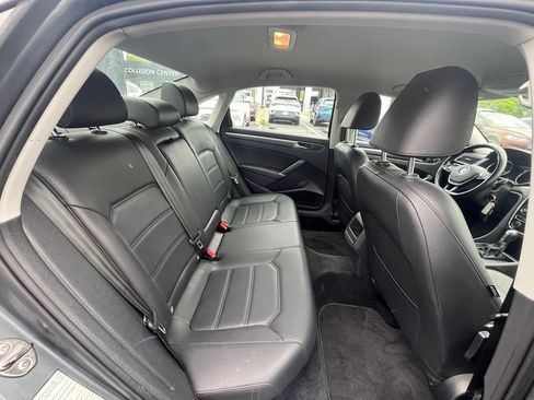 Used 2017 Volkswagen Passat 1.8T R-Line FWD image 25