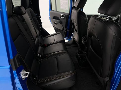 Used 2022 Jeep Gladiator Overland image 14