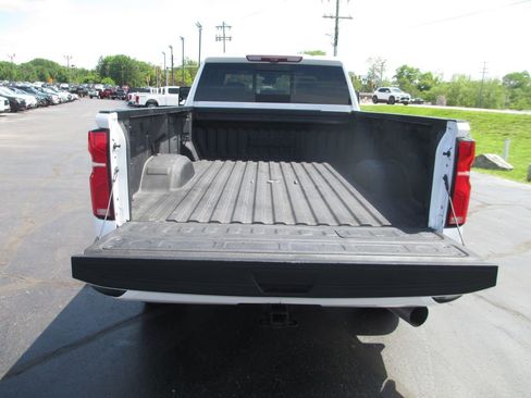 Used 2024 Chevrolet Silverado 3500 High Country w/ Technology Package AWD/4WD image 8