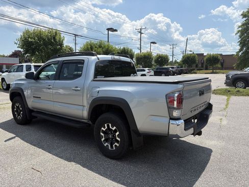 Used 2023 Toyota Tacoma TRD Off-Road w/ Black Out Package (TMS) AWD/4WD image 5