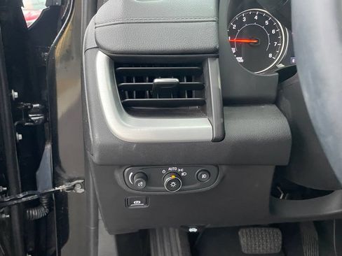 Used 2023 GMC Terrain SLT FWD image 13