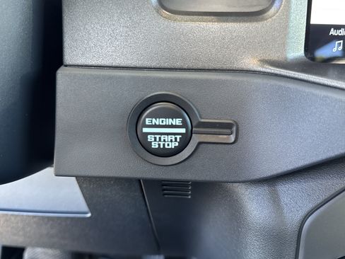 New 2025 Ford Bronco Badlands image 29