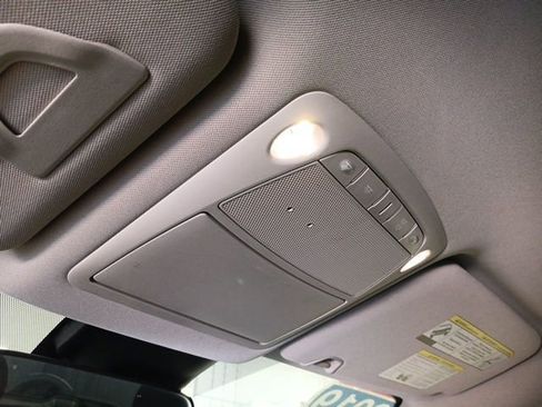 Used 2019 Nissan Rogue SV image 25